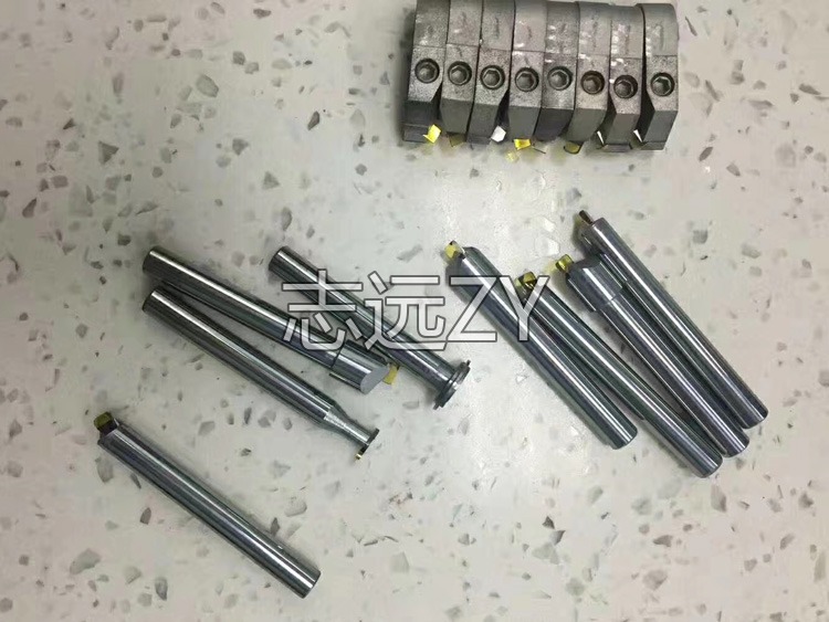 真空退火炉适用范围：铍铜冲压件银触点、外胆加热与水循环保护